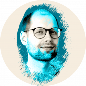 Joonas Stenmanin kasvokuva turkoosilla graafisella elementillä koristeltuna.